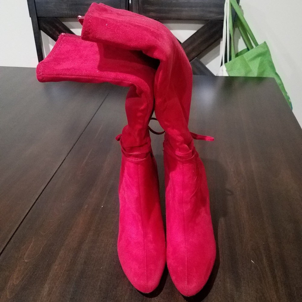Suede red boots